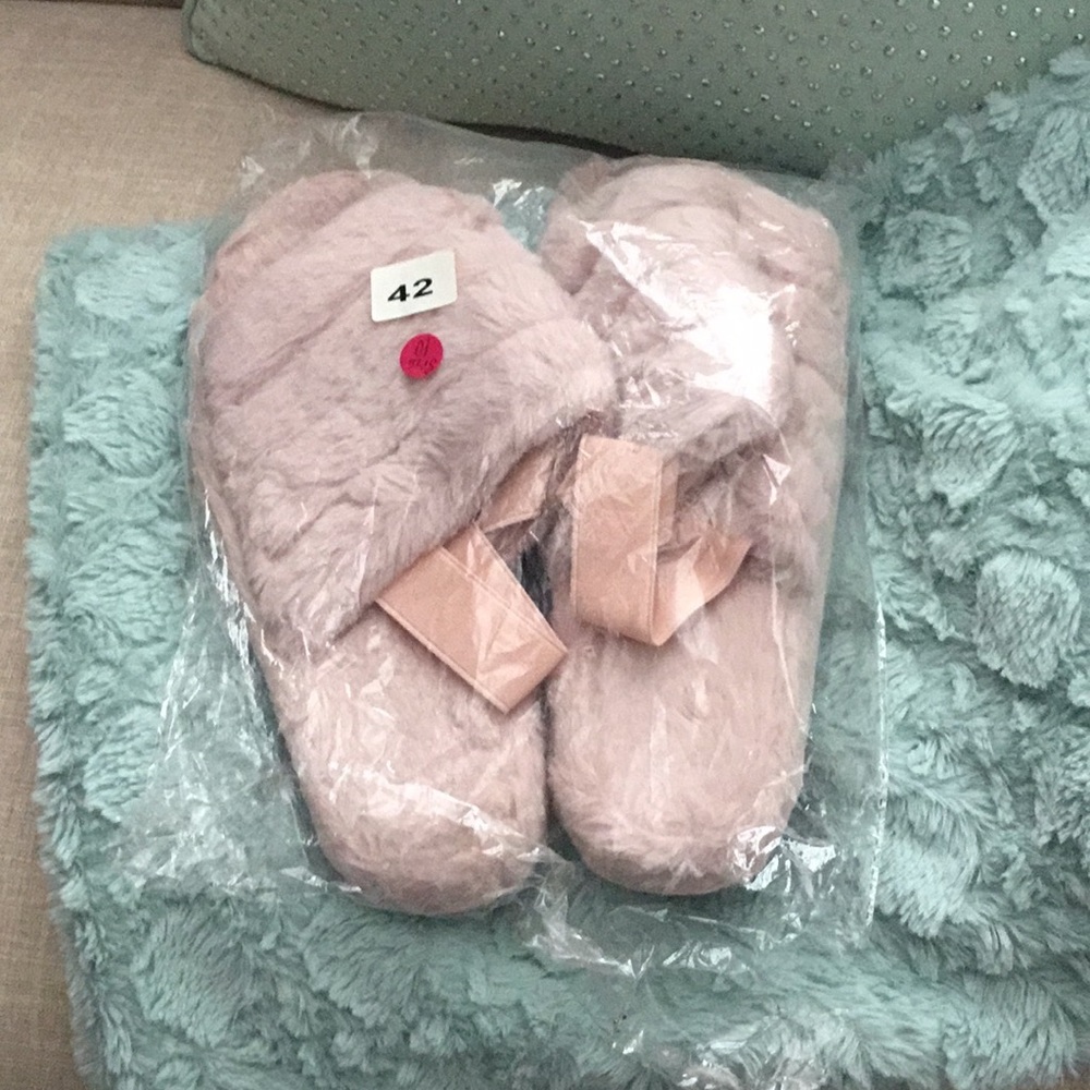 The Fluffy Slide - Picture 7 of 9